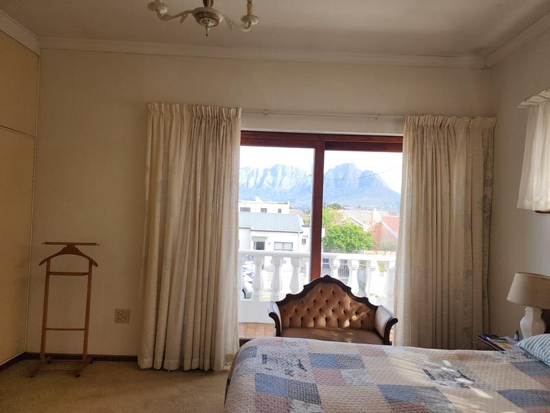 4 Bedroom Property for Sale in Gleemoor Western Cape